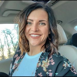 Meet your Posher, Kayla